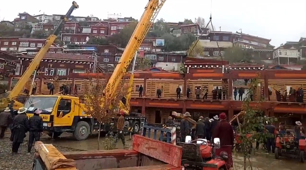 Tibetans forced to demolish school attached to monastery in Sichuan’s Karze